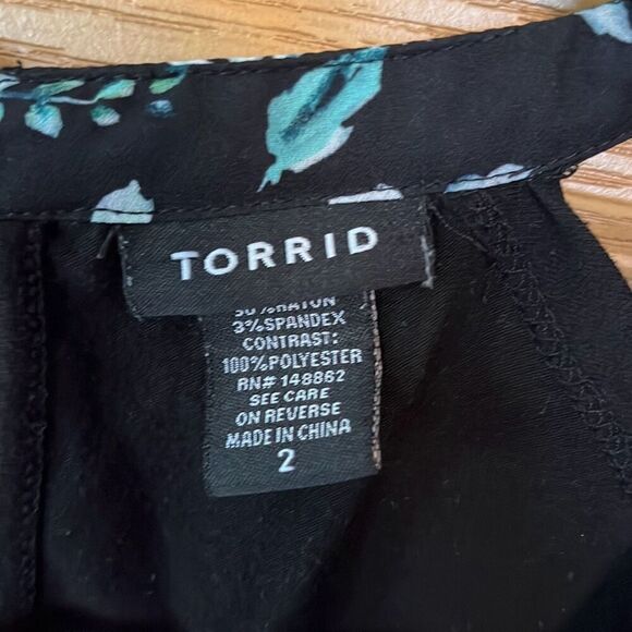 Torrid Black Floral Georgette Sleeveless Cutout Tank Top 2X - Picture 7 of 9